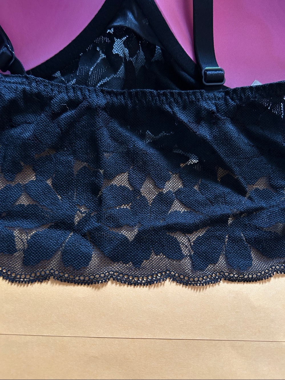 PINK Victoria's Secret Lace V-Neck Bralette - XL - Picture 16 of 16